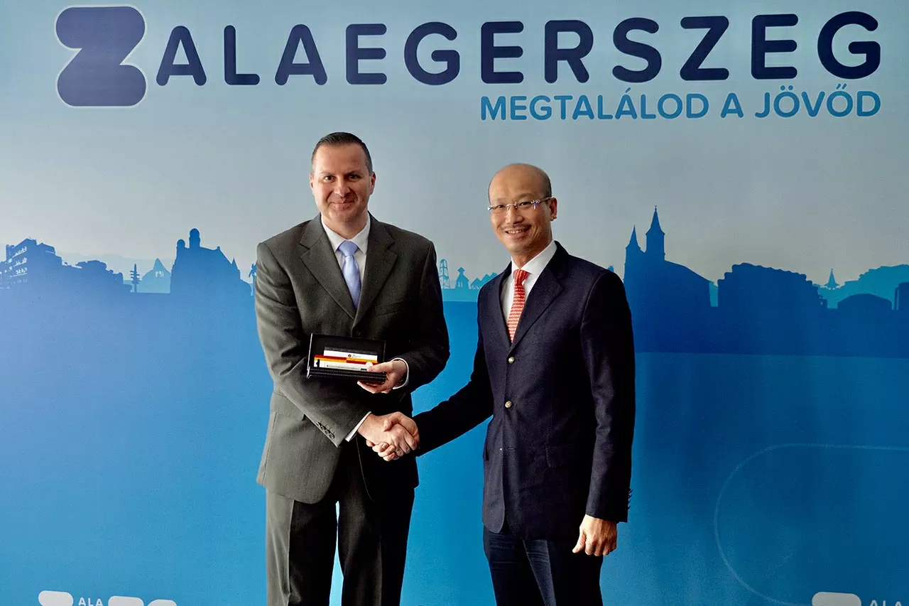 Đại sứ Việt Nam tại Hungary Bùi Lê Thái thăm và làm việc tại Thành phố Zalaegerszeg