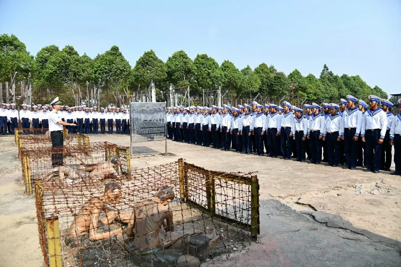 Chiến sĩ mới Vùng 5 Hải quân tham quan, học tập tại Trại giam Phú Quốc Chiến sĩ mới Vùng 5 Hải quân tham quan, học tập tại Trại giam Phú Quốc