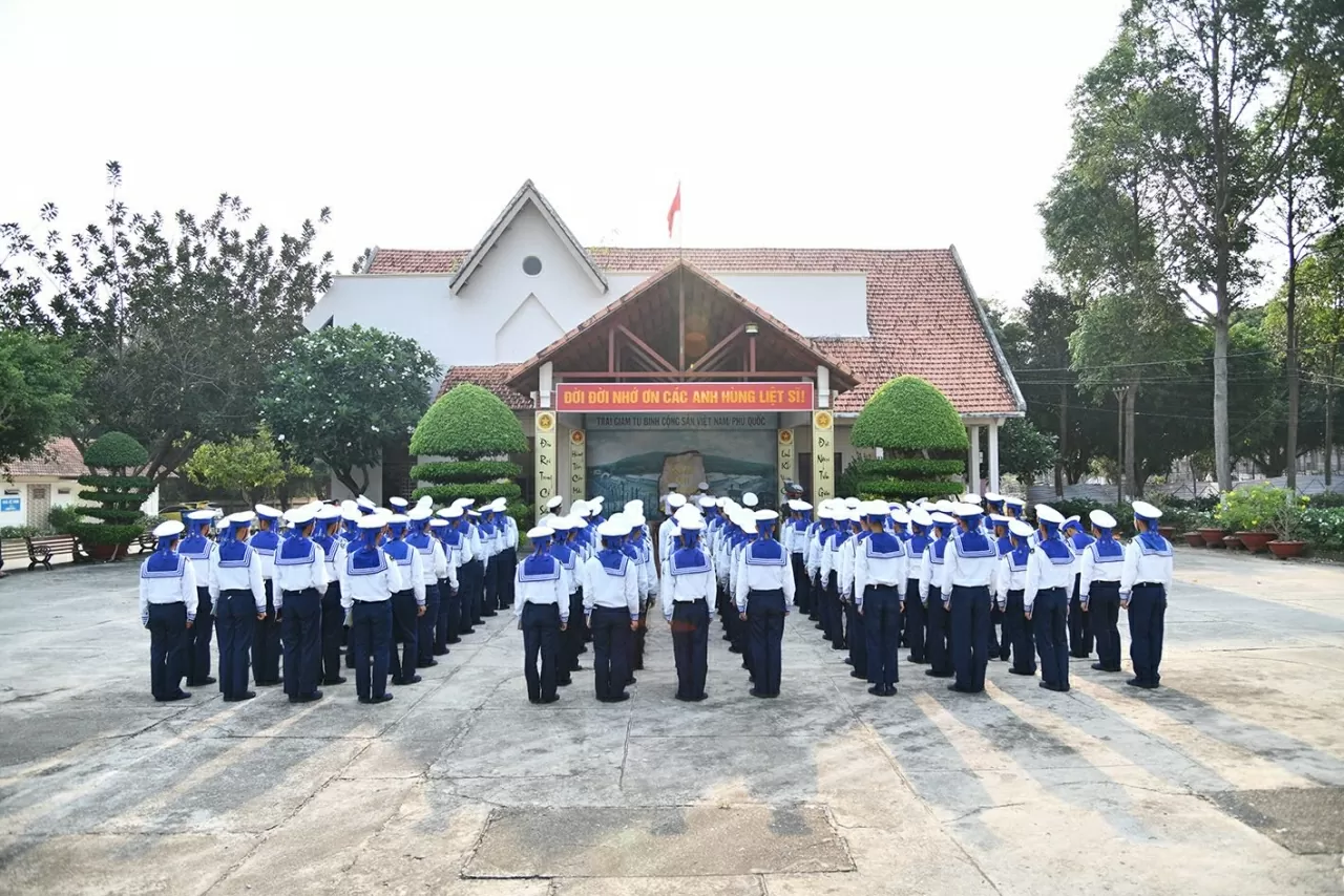Chiến sĩ mới Vùng 5 Hải quân tham quan, học tập tại Trại giam Phú Quốc Chiến sĩ mới Vùng 5 Hải quân tham quan, học tập tại Trại giam Phú Quốc
