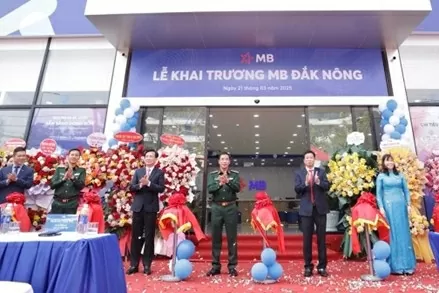 Toàn cảnh Lễ khai trương chi nhánh tại Đắk Nông của MB Bank. Toàn cảnh Lễ khai trương chi nhánh tại Đắk Nông của MB Bank.
