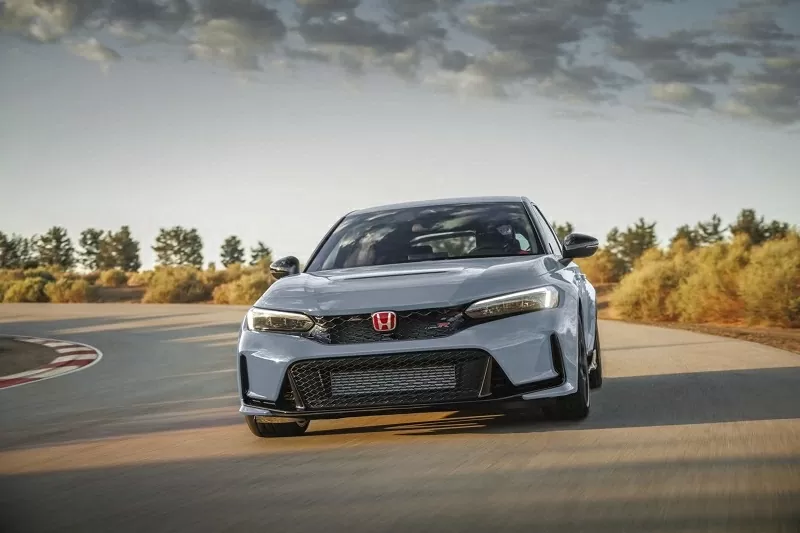 Giá xe Honda Civic Type R sau khi tăng đang ở mức 2,999 tỷ đồng Giá xe Honda Civic Type R sau khi tăng đang ở mức 2,999 tỷ đồng