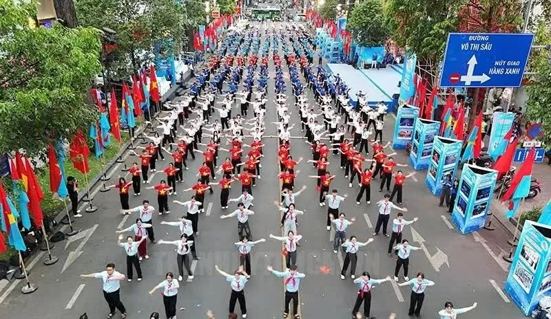 Party chief spotlights youth’s pivotal role in new era