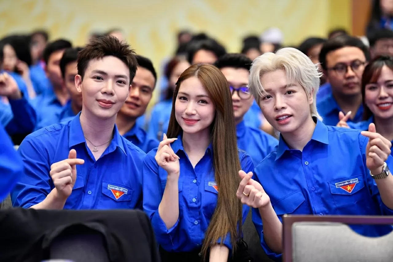 Thủ tướng đối thoại với thanh niên