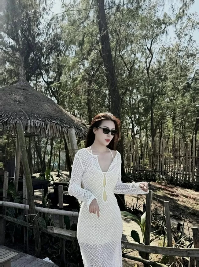 Nhan sắc xinh đẹp vợ thủ môn Văn Toản
