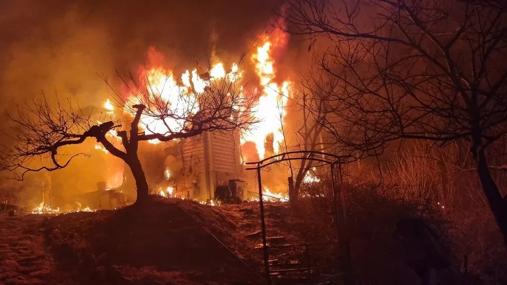 Cháy rừng nghiêm trọng ở Hàn Quốc: Ít nhất 18 người thiệt mạng, lửa thiêu rụi ngôi đền cổ