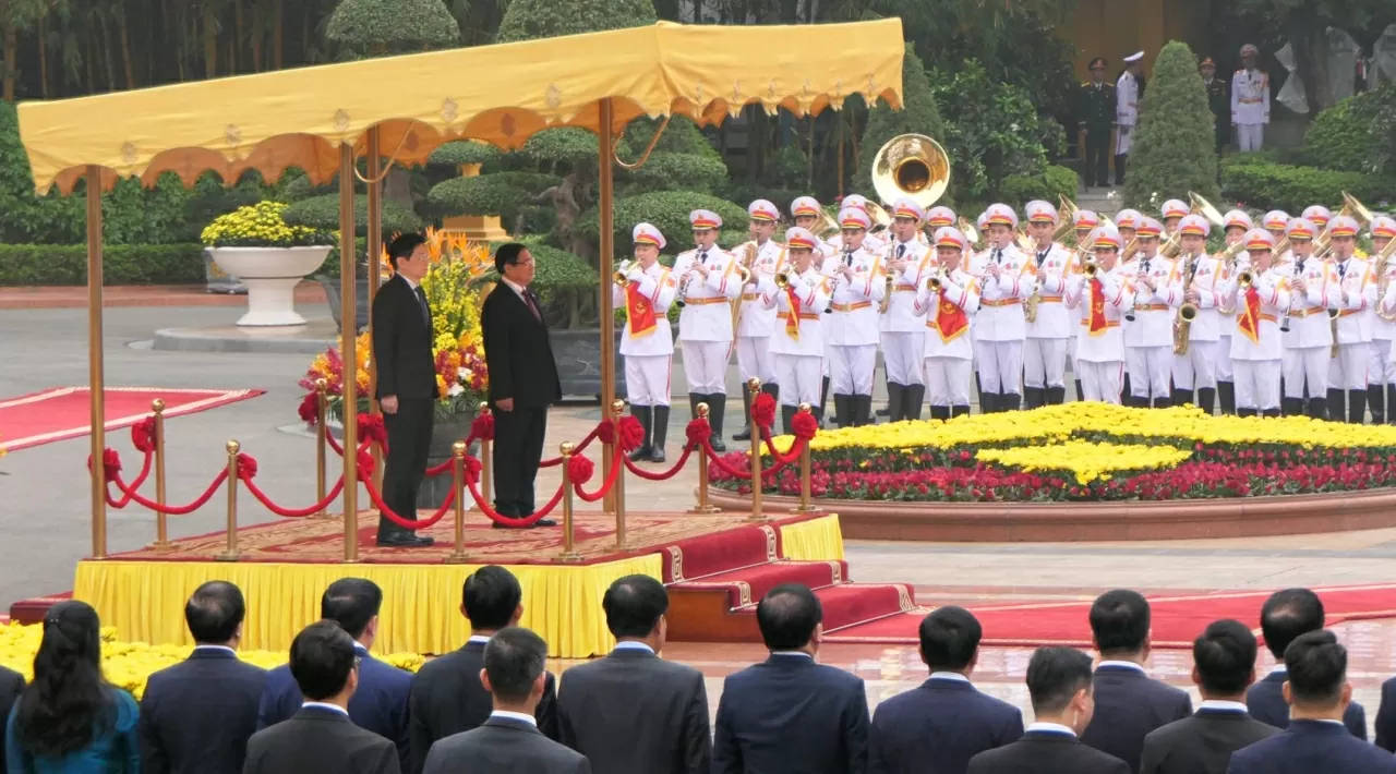 Welcome ceremony held for Singaporean Prime Minister Lawrence Wong