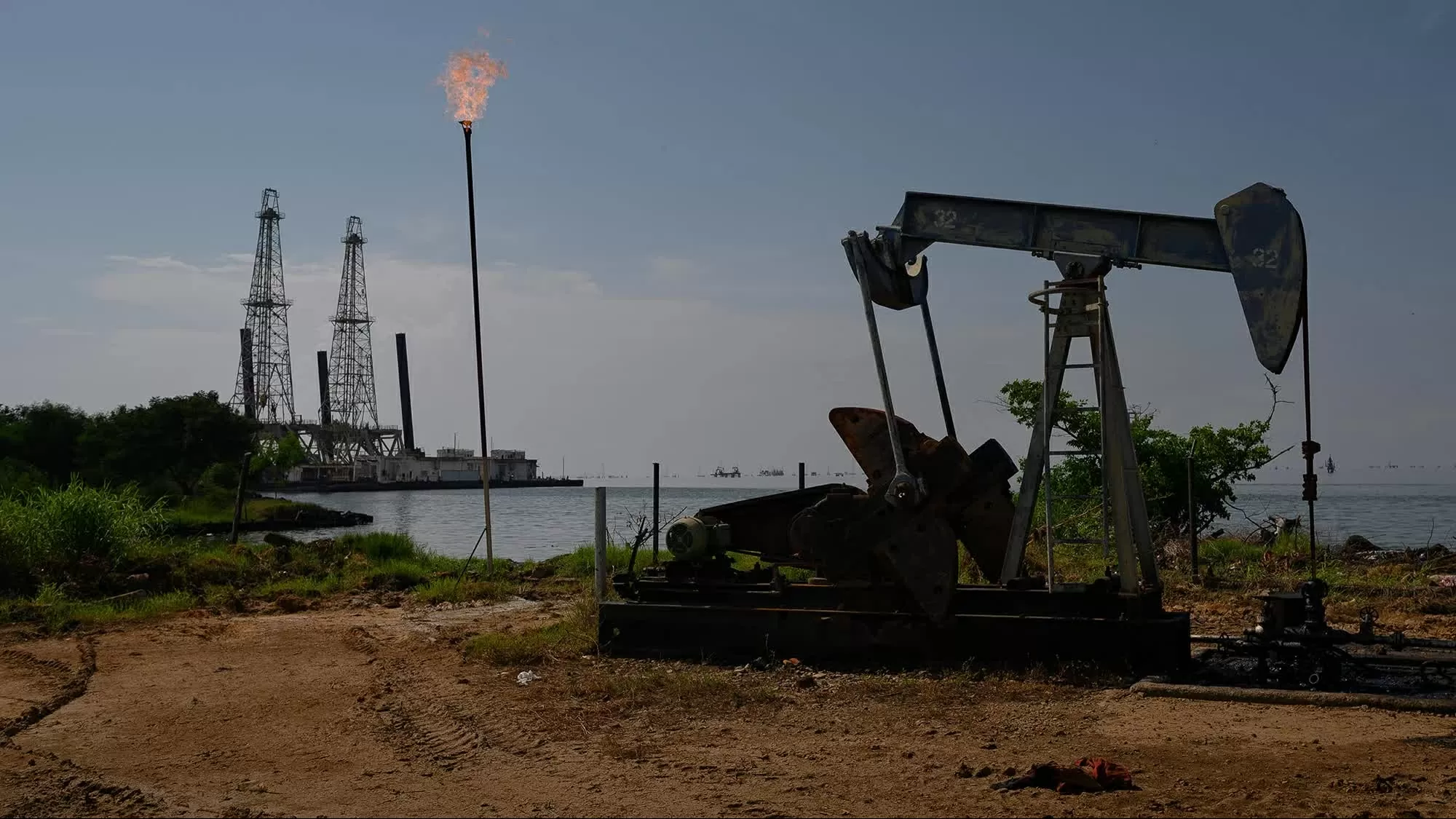 Tổng thống Mỹ gây áp lực với dầu Venezuela, tấn công có chủ đích vào Trung Quốc, Bắc Kinh không quá lo