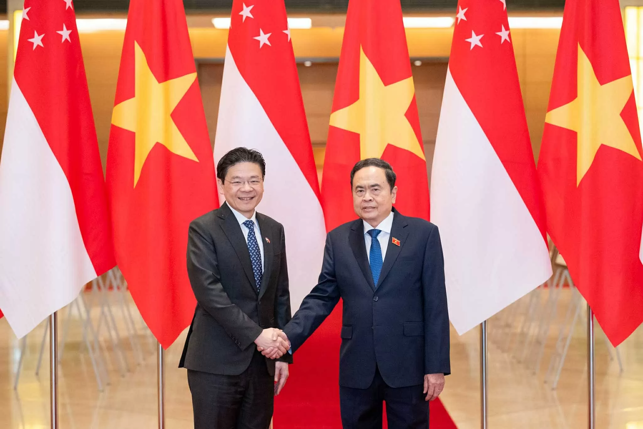 NA Chairman Tran Thanh Man receives Singaporean Prime Minister Lawrence Wong
