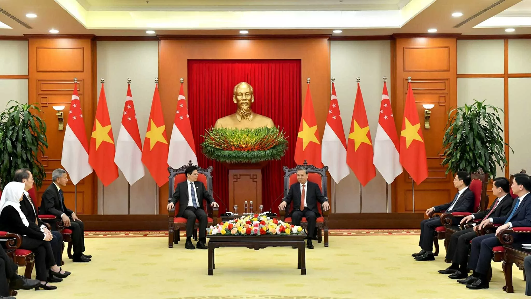 Tổng Bí thư Tô Lâm tiếp Thủ tướng Singapore, Tổng thư ký Đảng Hành động nhân dân Singapore (PAP) Lawrence Wong. (Nguồn: Báo Nhân dân) Tổng Bí thư Tô Lâm tiếp Thủ tướng Singapore, Tổng thư ký Đảng Hành động nhân dân Singapore (PAP) Lawrence Wong. (Nguồn: Báo Nhân dân)
