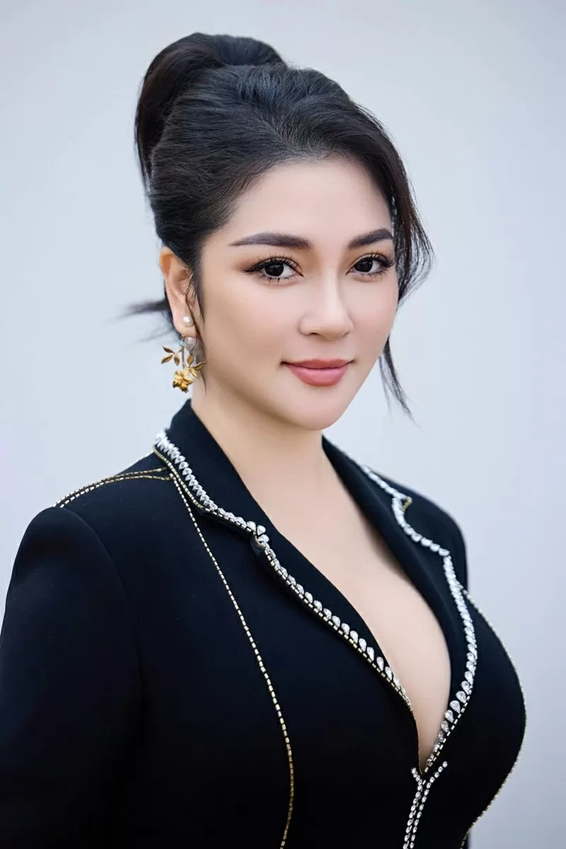 Hoa hậu Nguyễn Thị Huyền đẹp mặn mà làm giám khảo cuộc thi Hoa hậu Việt Nam 2024