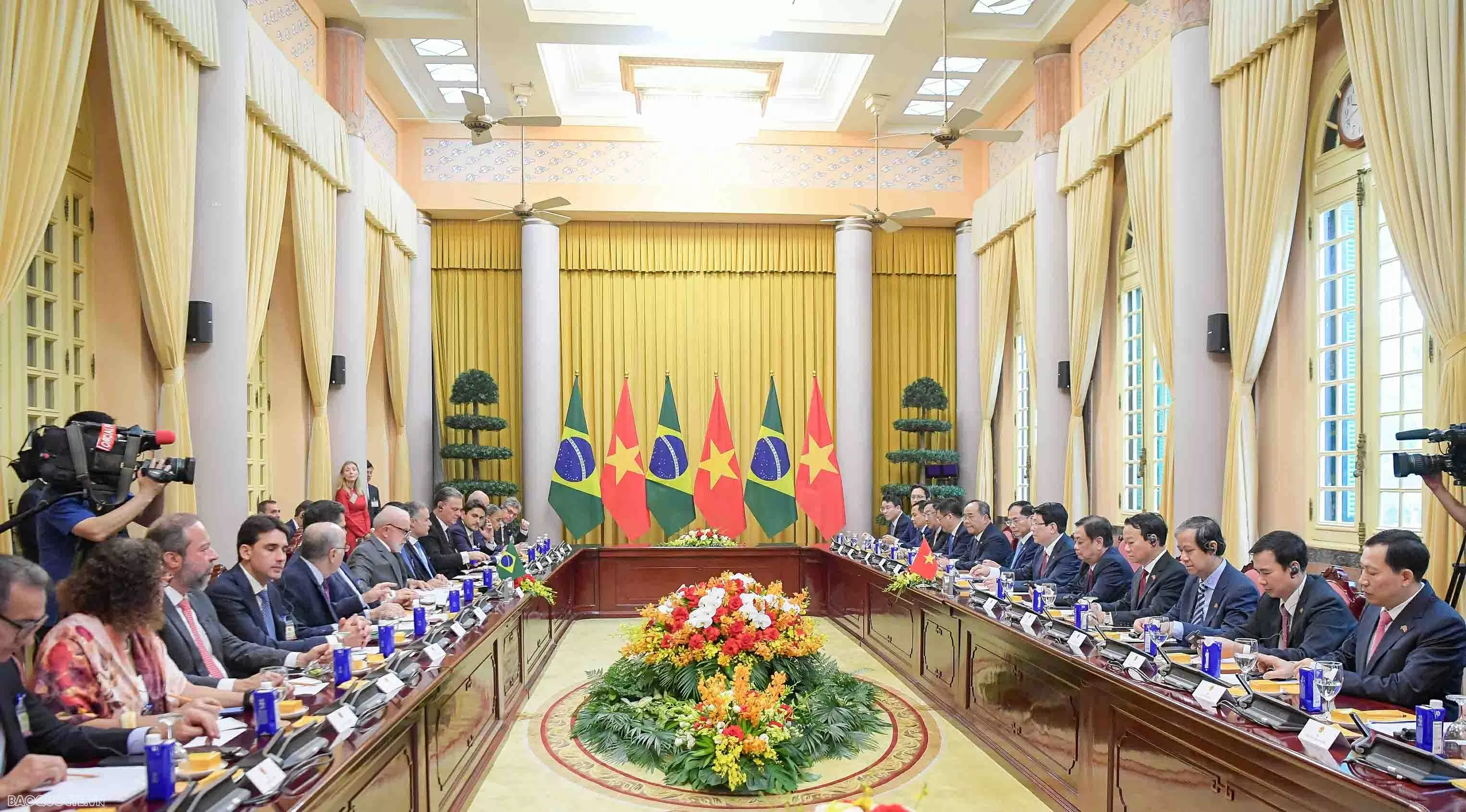 Lễ đón chính thức Tổng thống Brazil thăm Việt Nam