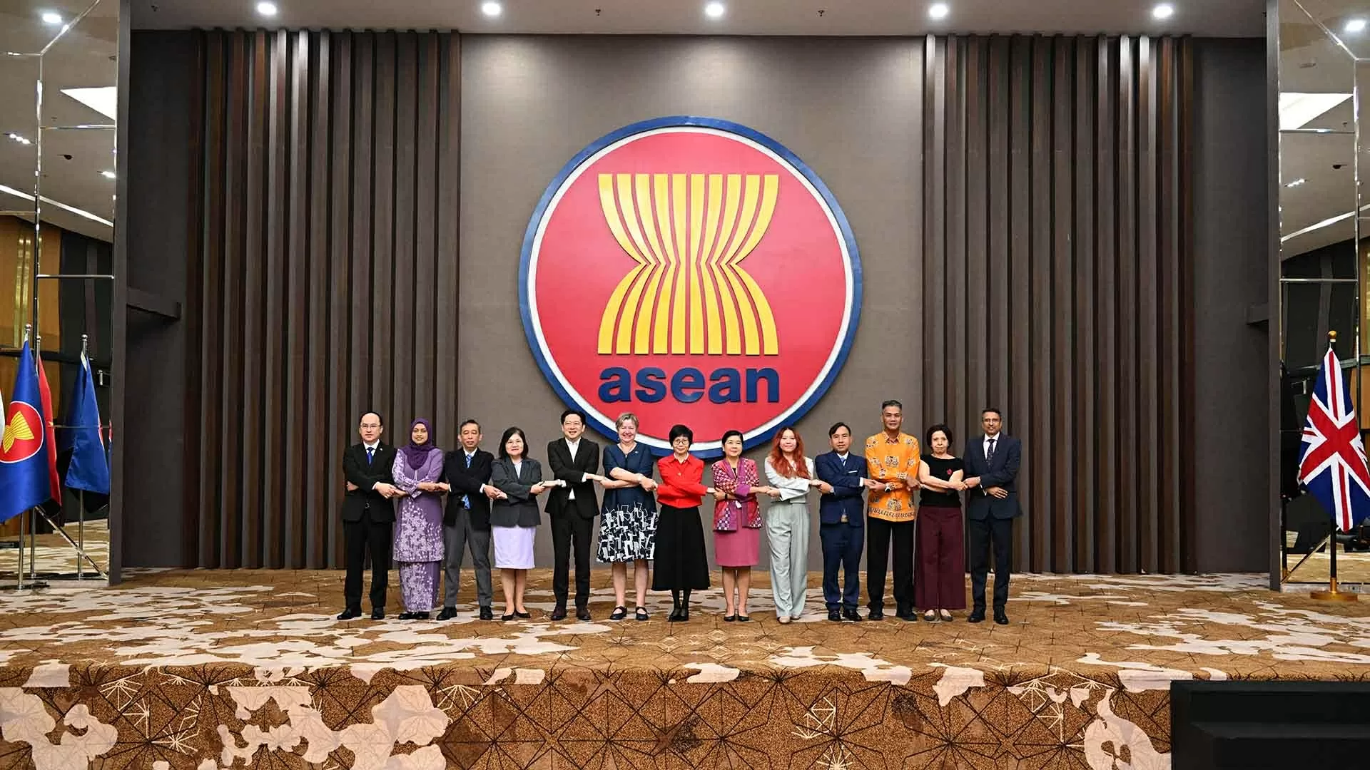 Đại sứ Tôn Thị Ngọc Hương đồng chủ trì cuộc họp Ủy ban hợp tác chung ASEAN-Anh lần thứ 4
