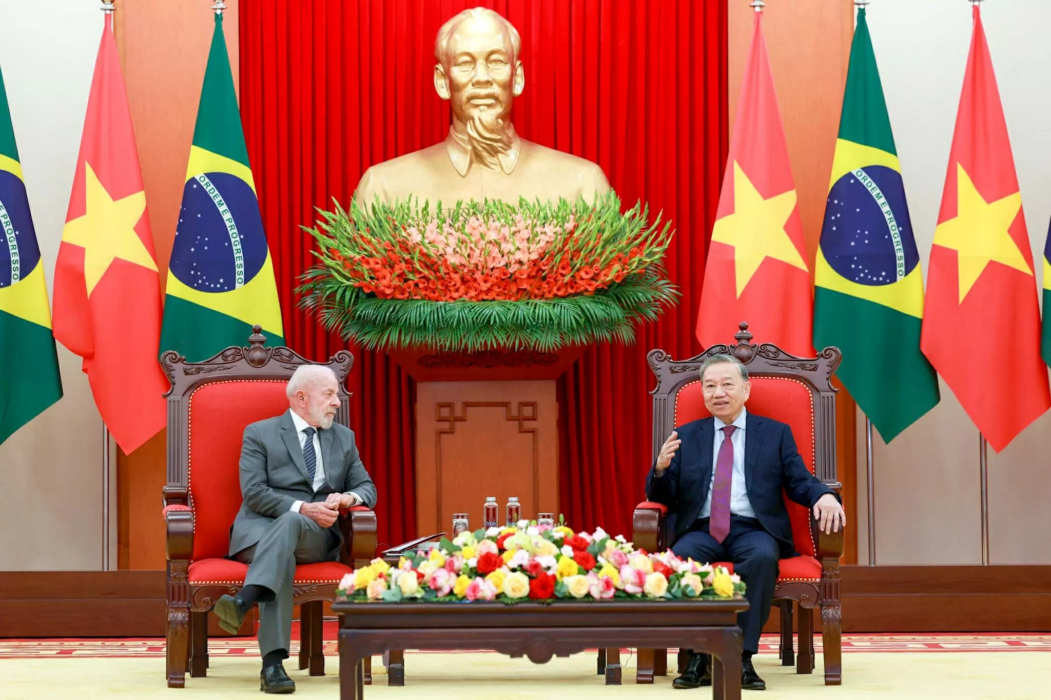 Tổng Bí thư Tô Lâm tiếp Tổng thống Brazil Luiz Inácio Lula da Silva Tổng Bí thư Tô Lâm tiếp Tổng thống Brazil Luiz Inácio Lula da Silva