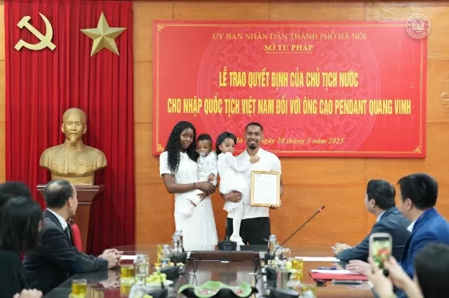 French-born footballer Cao Pendant Quang Vinh granted Vietnamese citizenship