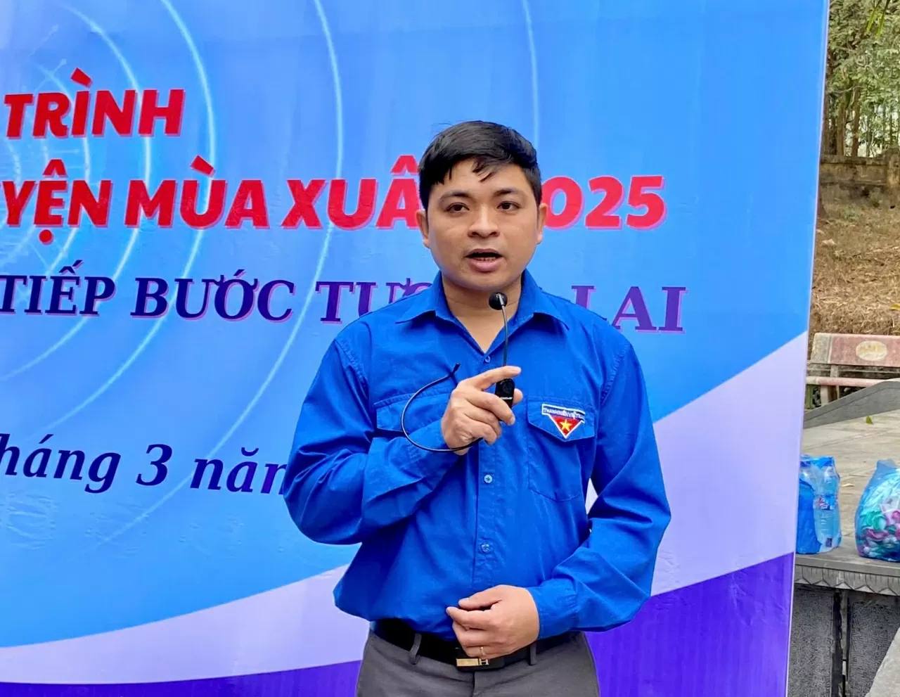Bí thư Đoàn xã Minh Thanh Ma Văn Vũ nêu cao vai trò của chương trình trong giữ gìn truyền thống, tri ân lịch sử và lan tỏa tinh thần tương thân tương ái. (Ảnh: Phương Thảo)