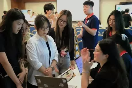 Hanoi boosts economy through craft village development