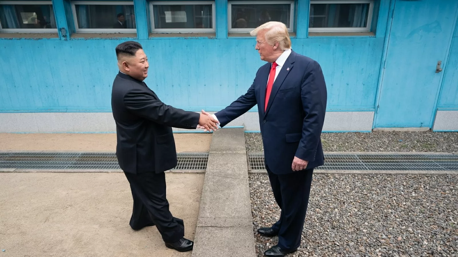 Tổng thống Mỹ Donald Trump sẽ 'làm gì đó' với Triều Tiên, tiết lộ 'mối quan hệ tuyệt vời' với Chủ tịch Kim Jong Un