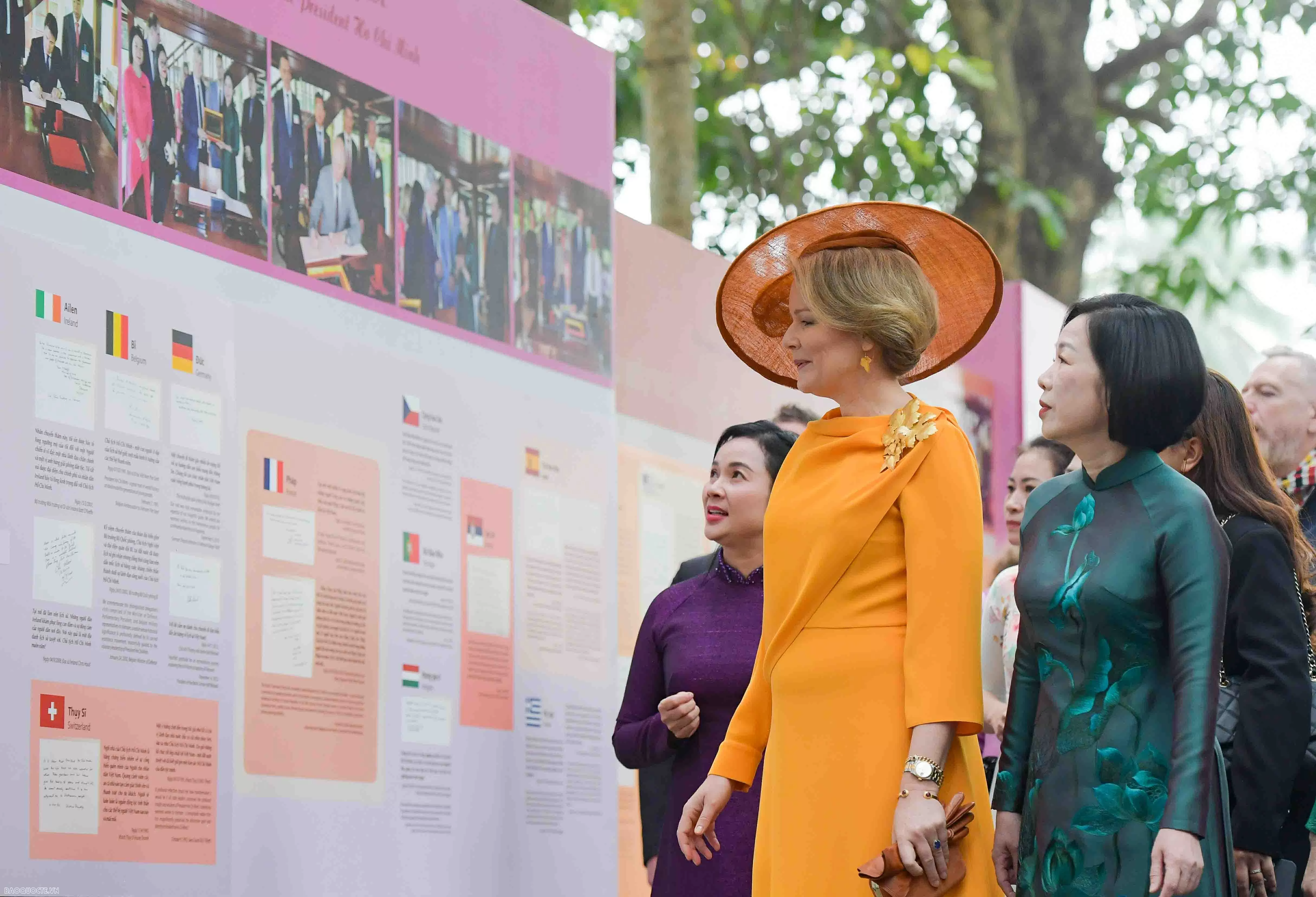 Spouse of President Luong Cuong and Belgium Queen Mathilde visit President Ho Chi Minh's Stilt House