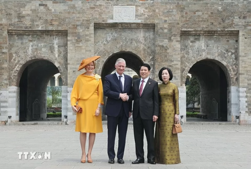 President Luong Cuong, Belgian King  Philippe tour Thang Long Imperial Citadel