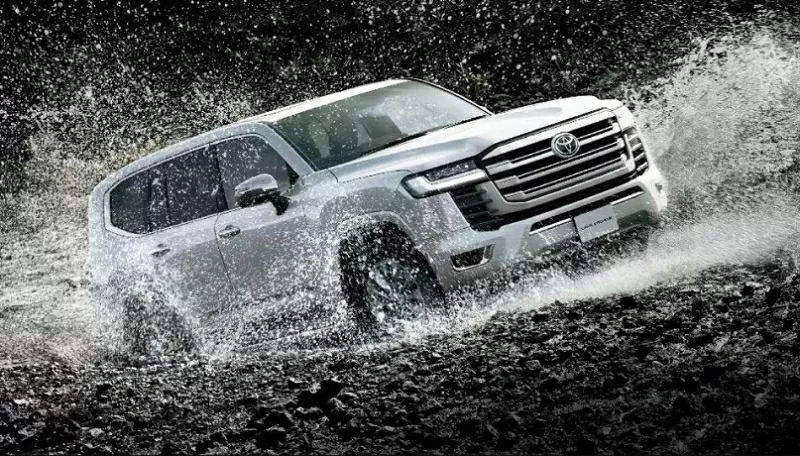 Toyota Land Cruiser LC300 2025 tạm ngừng nhận đơn vì cháy hàng