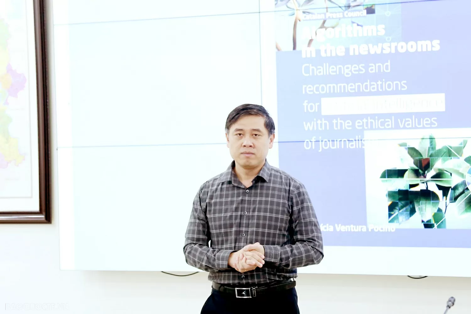 Chuyên đề: Ứng dụng AI trong tác nghiệp báo chí Chi bộ Báo Thế giới và Việt Nam sinh hoạt chuyên đề: Ứng dụng AI trong tác nghiệp báo chí