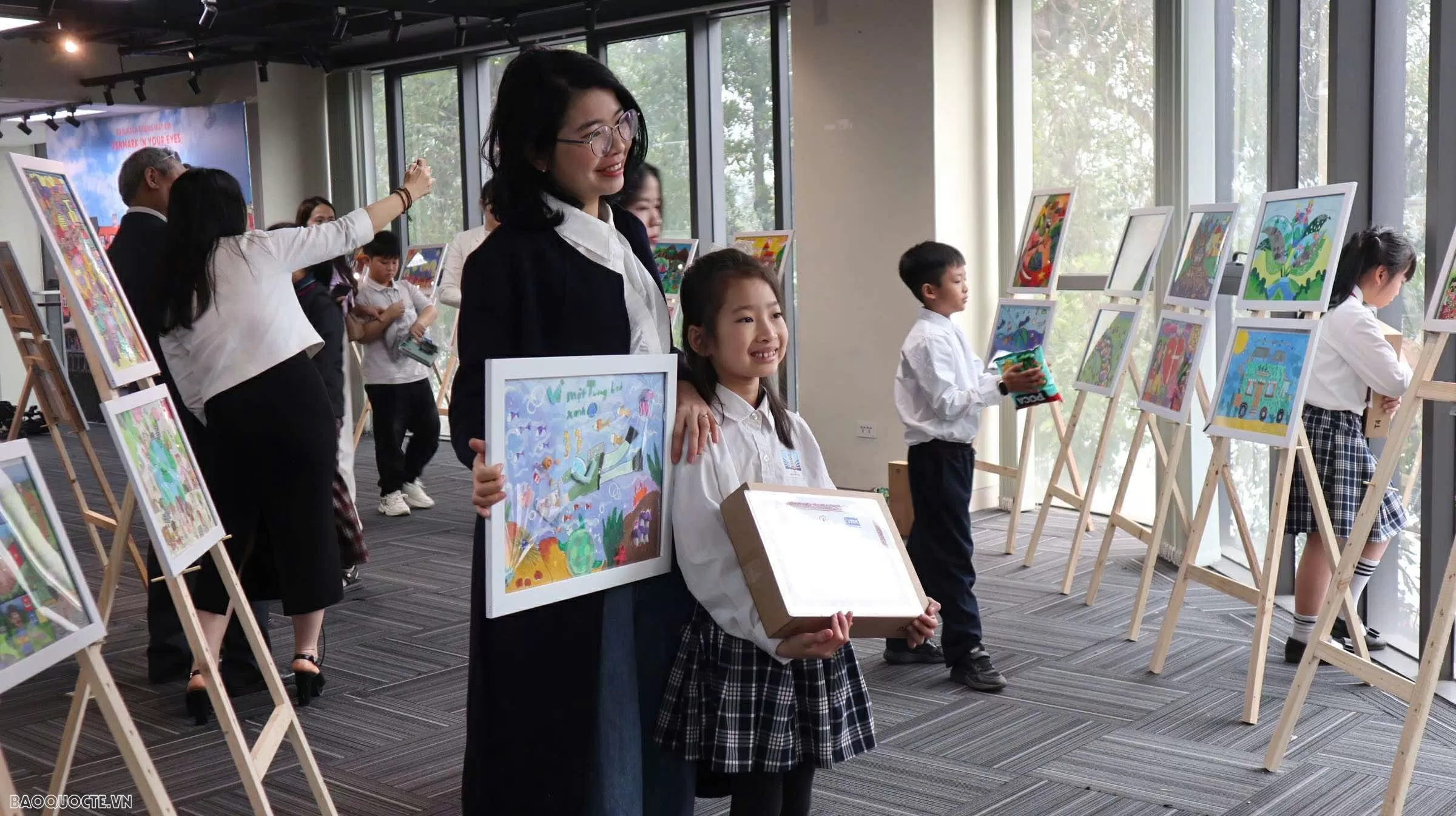 Denmark in Your Eyes competition: 24.600 Vietnamese students nationwide put their green initiatives on paper paintings