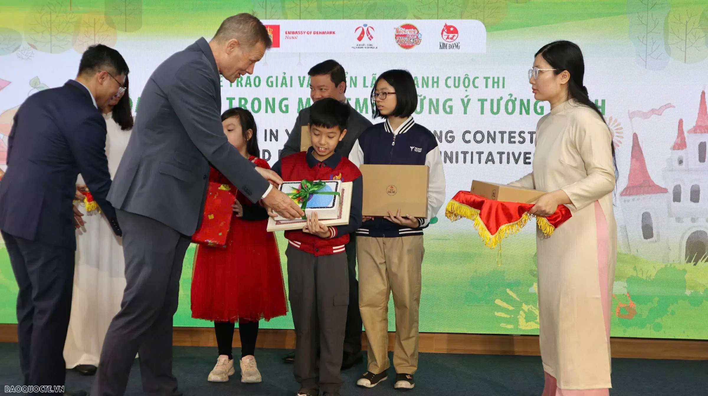 Denmark in Your Eyes competition: 24.600 Vietnamese students nationwide put their green initiatives on paper paintings