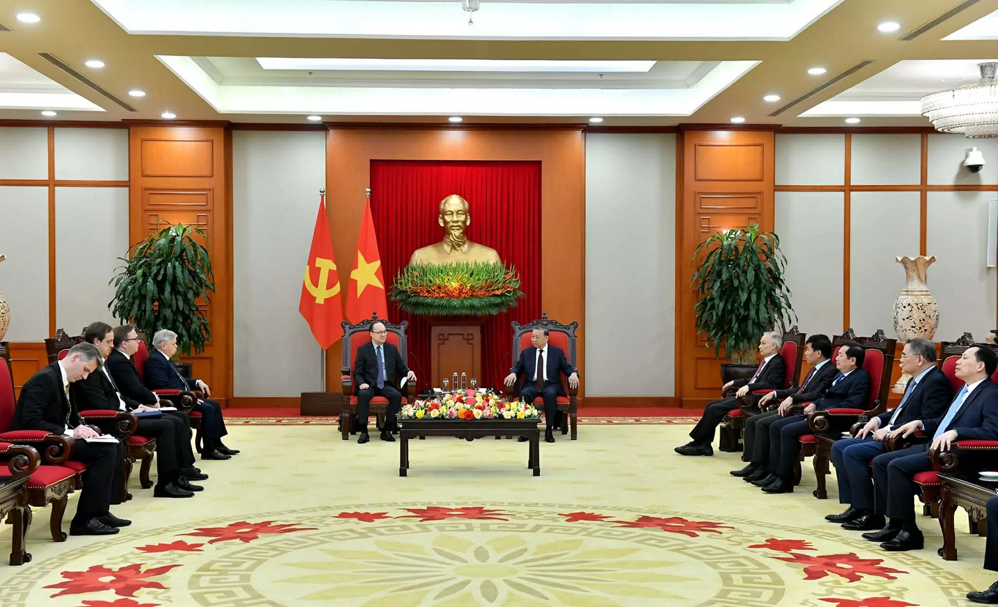 Tổng Bí thư Tô Lâm tiếp Đại sứ Liên bang Nga tại Việt Nam Tổng Bí thư Tô Lâm tiếp Đại sứ Liên bang Nga tại Việt Nam