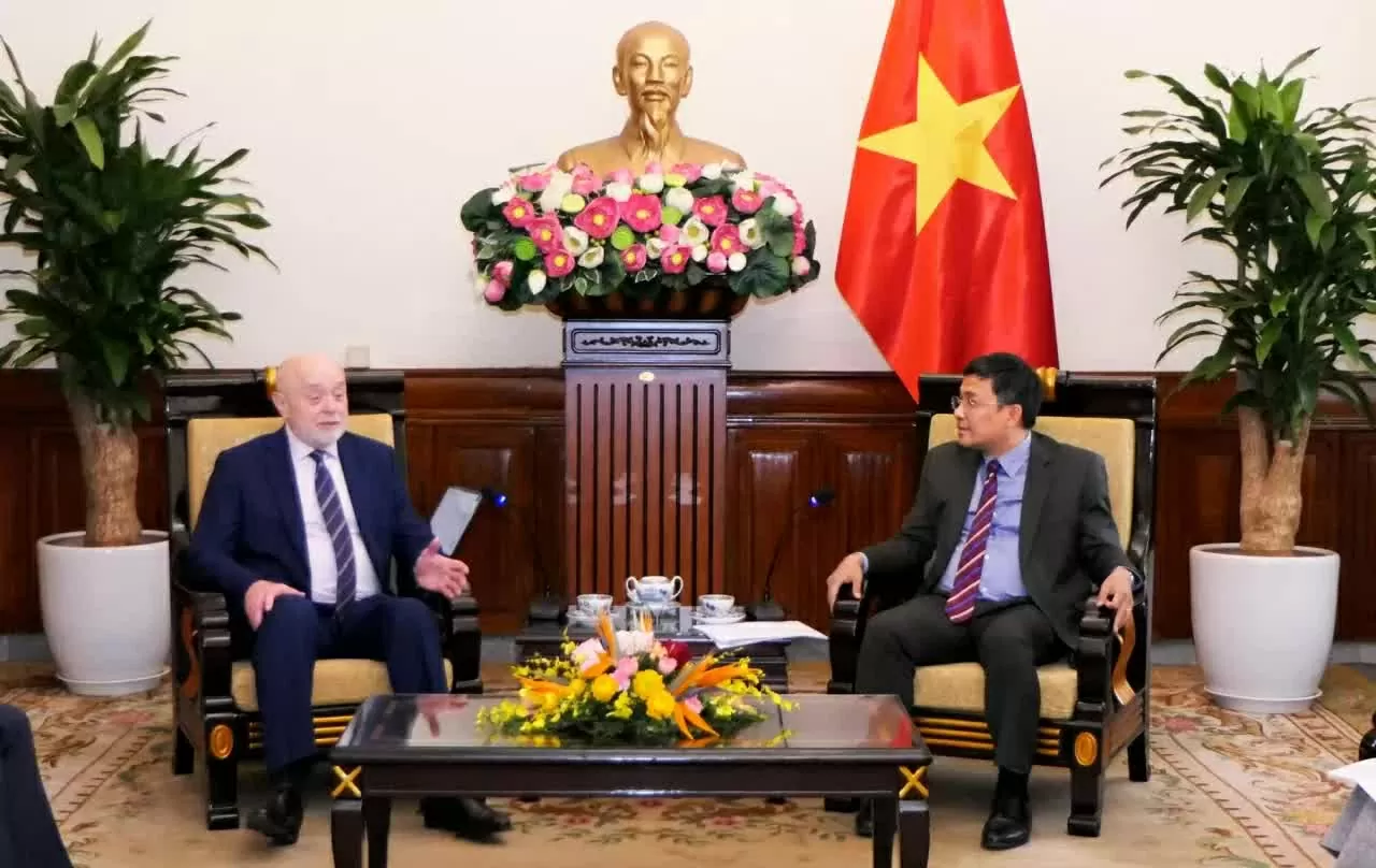 Permanent Deputy Minister of Foreign Affairs Nguyen Minh Vu receives Director of the Institute for Strategic Studies, former Prime Minister of the Rus