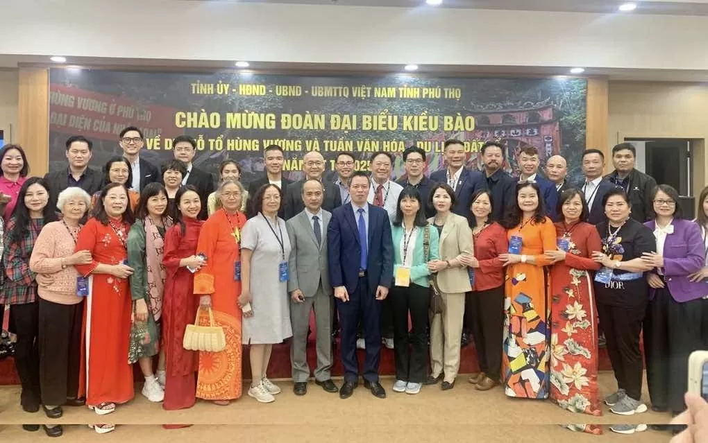 Đoàn kiều bào dâng hương Giỗ tổ Hùng Vương, thu hút nguồn lực phát triển kinh tế-xã hội tỉnh Phú Thọ