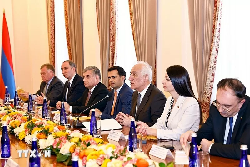 Chủ tịch Quốc hội Trần Thanh Mẫn hội kiến Tổng thống Armenia