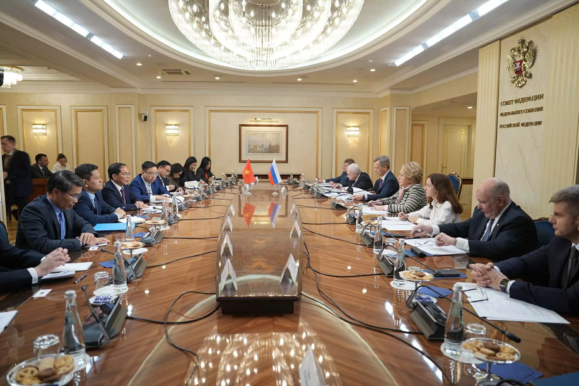 Deputy Prime Minister, Foreign Minister Bui Thanh Son meets with Russian leaders in Moscow