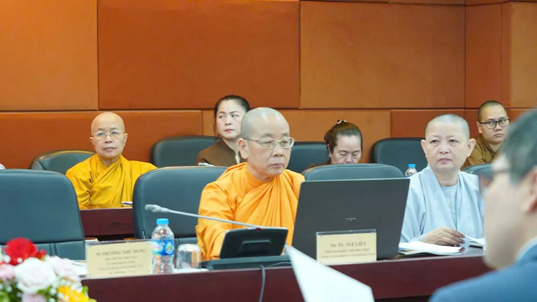 'Đóng góp của nữ giới Việt Nam với giao lưu và phát triển Phật giáo châu Á'