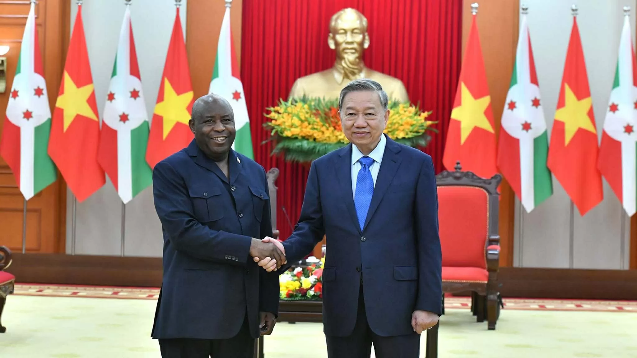 General Secretary To Lam welcomes President of Burundi Évariste Ndayishimiye