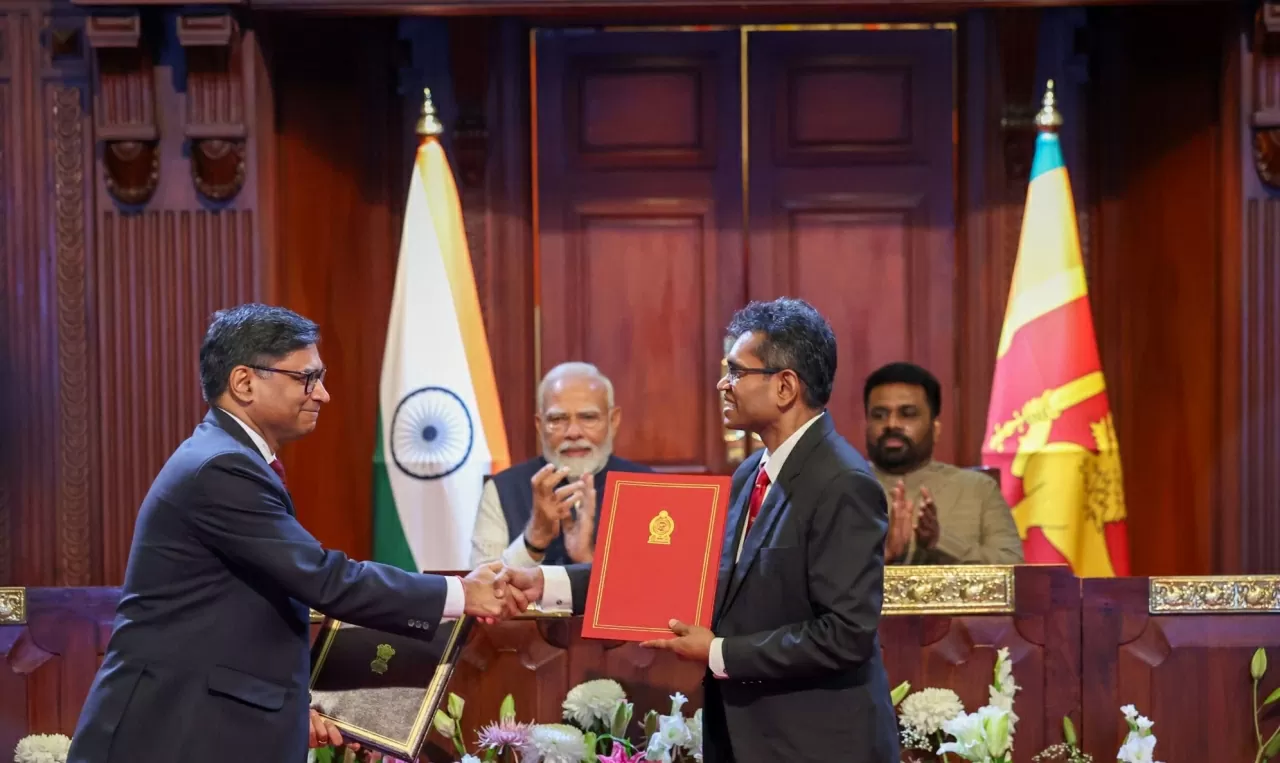 Tổng thống Sri Lanka Anura Kumara Dissanayake và Thủ tướng Ấn Độ Narendra Modi chứng kiến lễ ký thỏa thuận, ngày 5/4/2025. (Nguồn: X)
