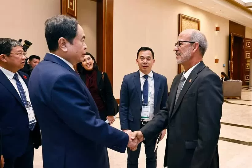 Vietnamese NA Chairman Tran Thanh Man meets Cuban legislator