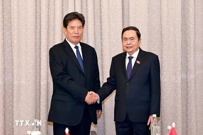 NA Chairman Tran Thanh Man receives Vice Chairman of China's NPC Standing Committee in Tashkent
