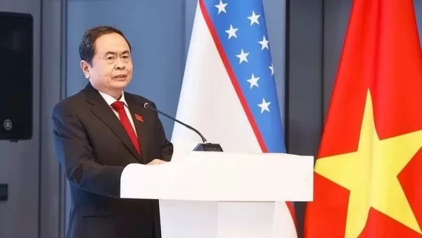 NA Chairman Tran Thanh Man attends Vietnam-Uzbekistan business dialogue