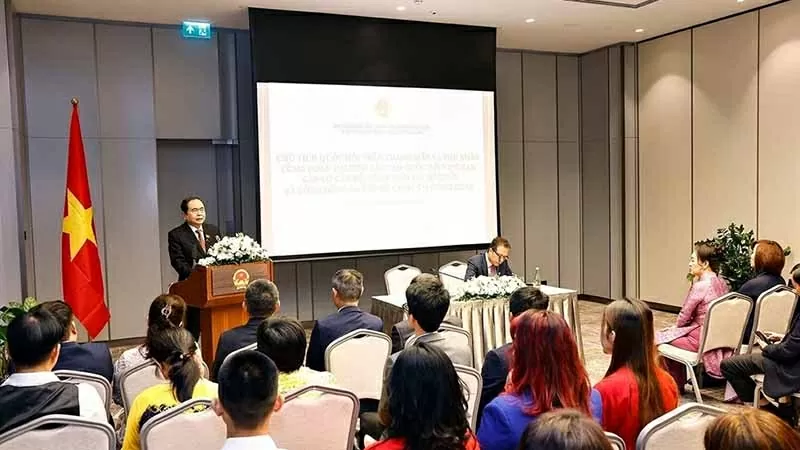 Chủ tịch Quốc hội Trần Thanh Mẫn gặp gỡ cộng đồng người Việt Nam tại Uzbekistan Chủ tịch Quốc hội Trần Thanh Mẫn gặp gỡ cộng đồng người Việt Nam tại Uzbekistan