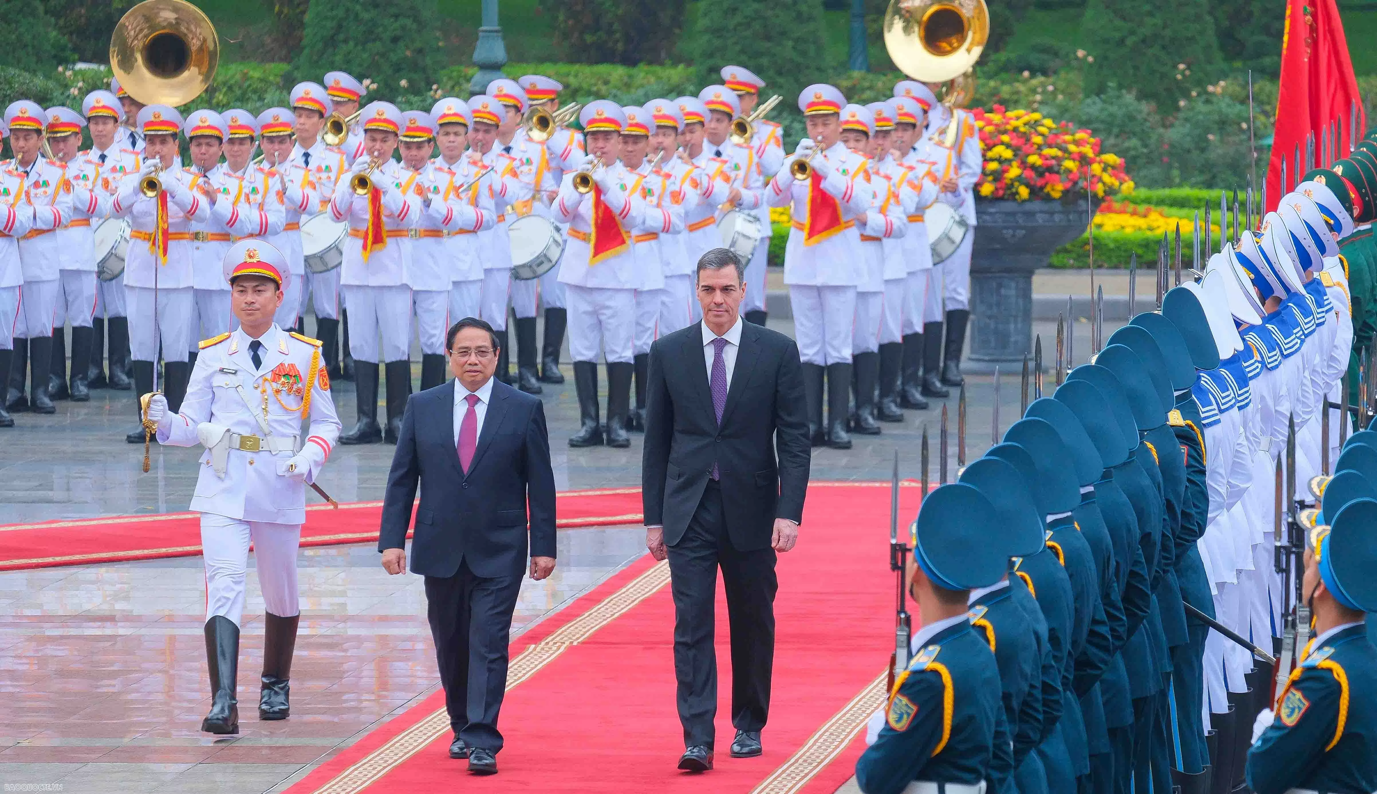 Lễ đón chính thức Thủ tướng Tây Ban Nha Pedro Sánchez Lễ đón chính thức Thủ tướng Tây Ban Nha Pedro Sánchez