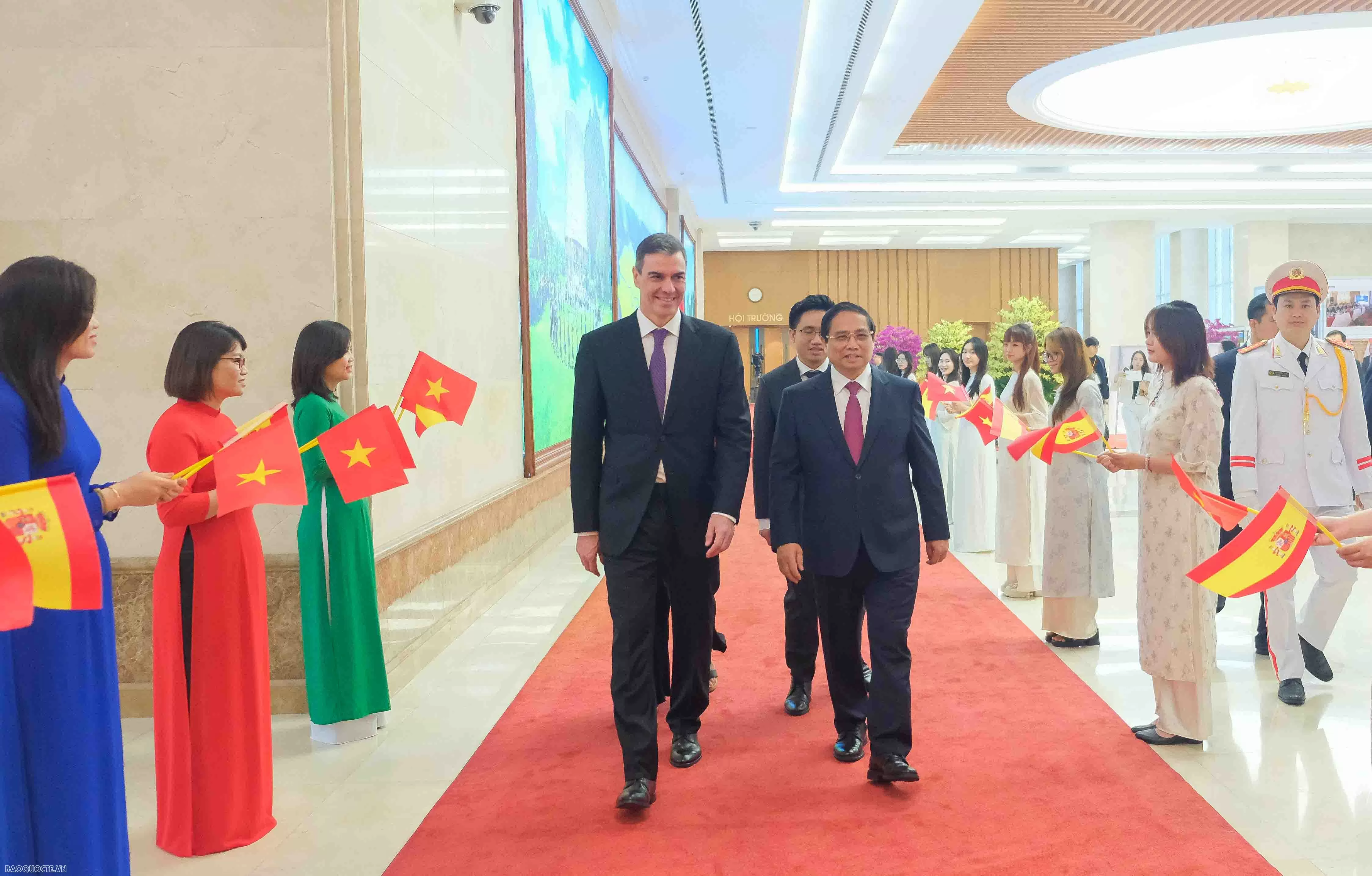 Lễ đón chính thức Thủ tướng Tây Ban Nha Pedro Sánchez