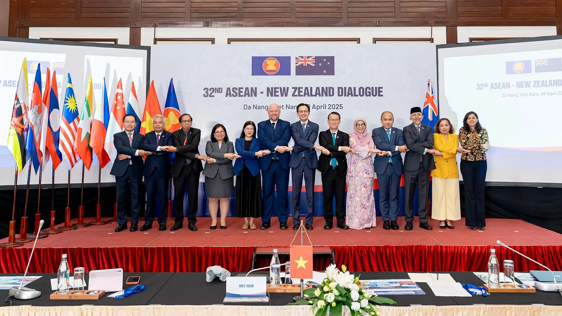 Deputy FM Do Hung Viet and New Zealand counterpart co-chaired 32nd ASEAN- New Zealand dialogue in Da Nang