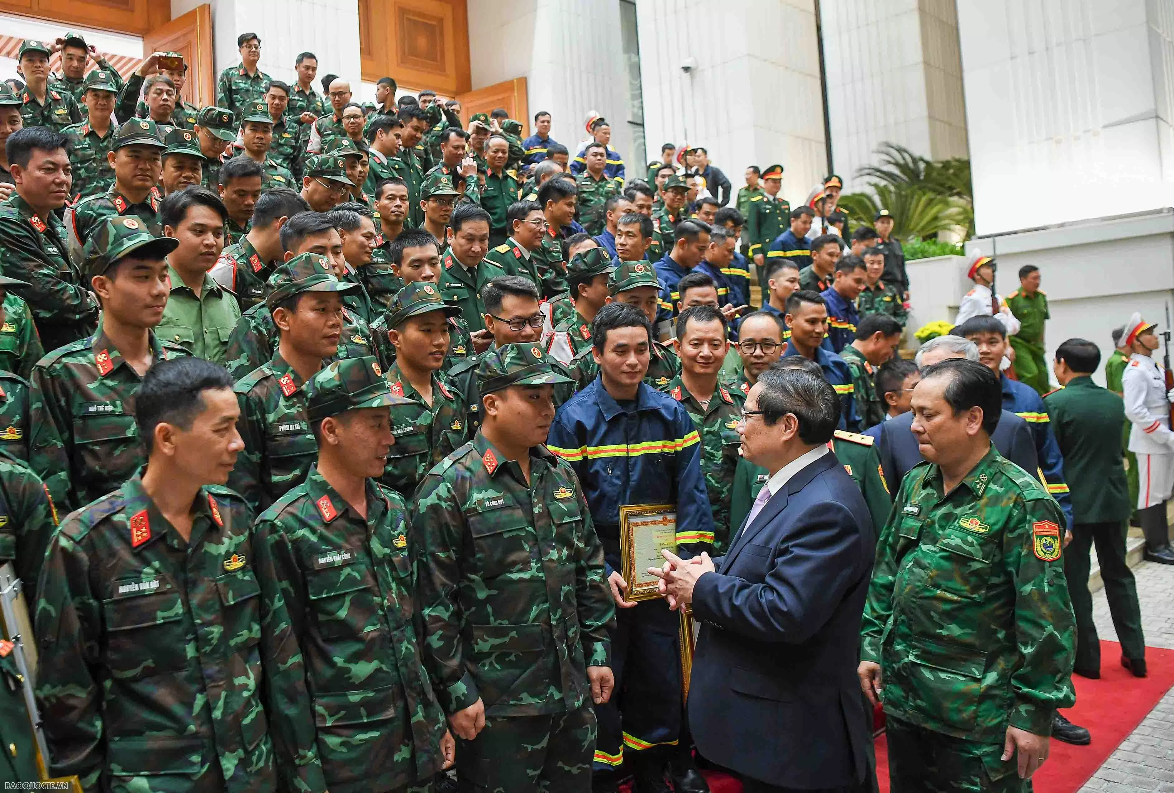 PM chaired commendation ceremony for the aid mission to earthquake-hit Myanmar