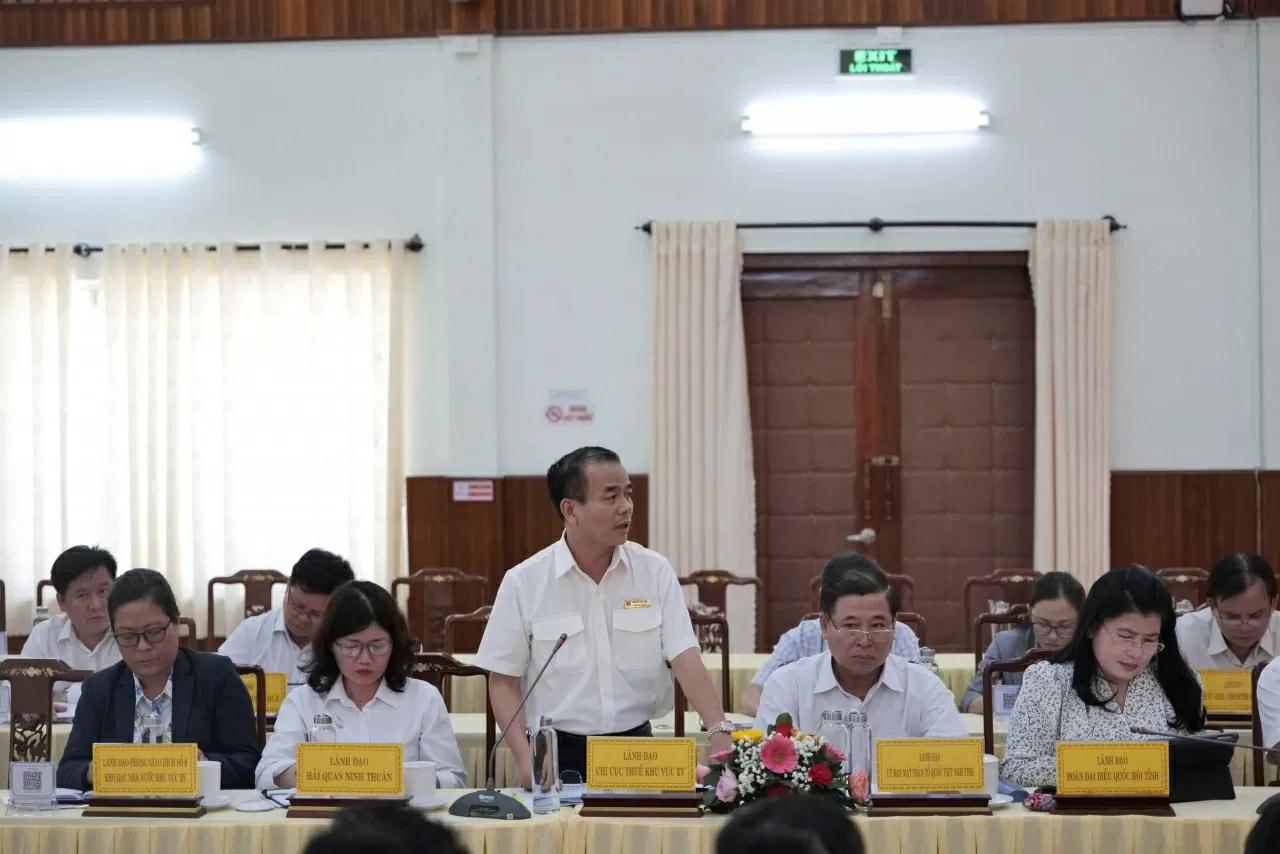 Các đại biểu thảo luận tại Hội nghị