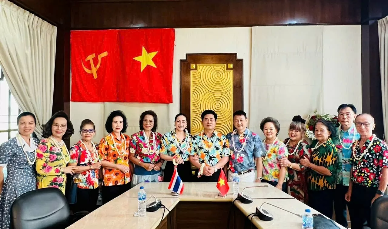 Tổng Lãnh sự Việt Nam dự Tết cổ truyền Bunpimay của Lào và Songkran của Thái Lan
