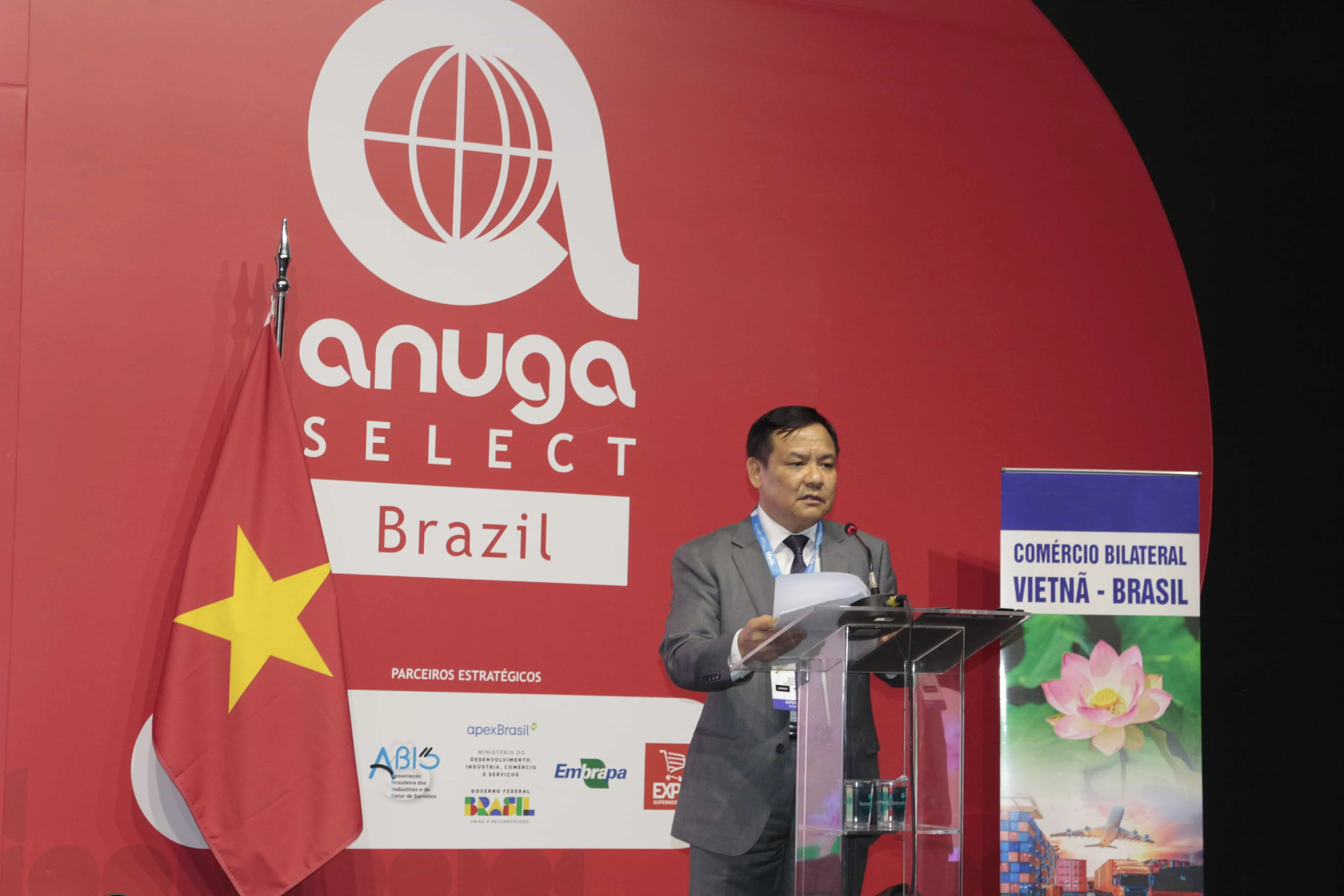 Đại sứ Việt Nam tại Brazil Bùi Văn Nghị thúc đẩy các kết quả tại thành phố São Paulo