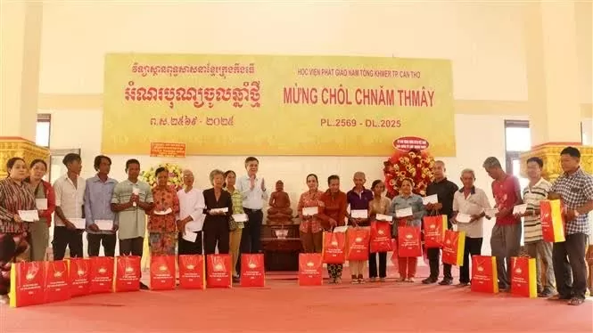 Greetings extended to Khmer people in Can Tho on Chol Chnam Thmay festival