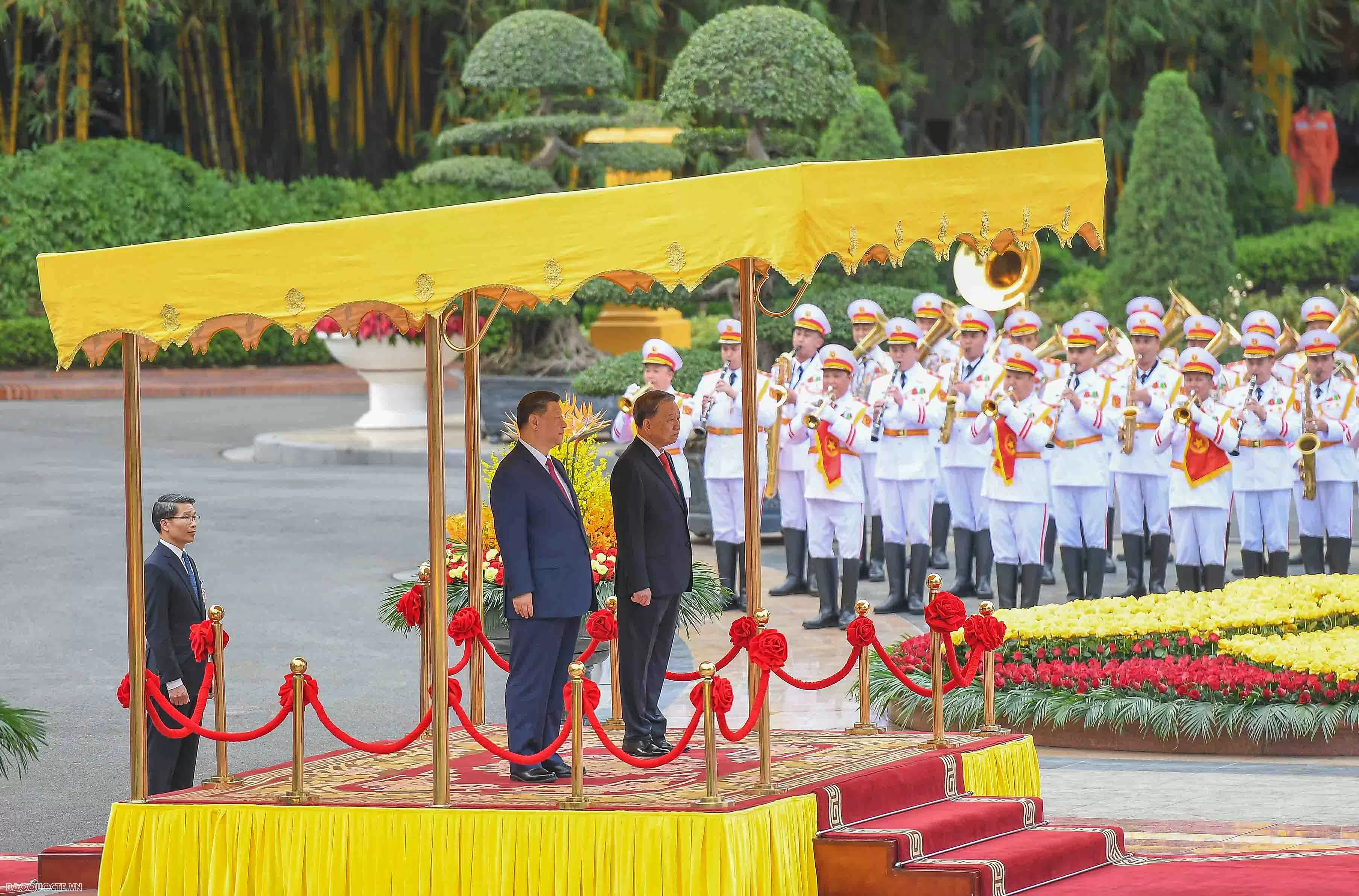 Welcome ceremony held for Party General Secretary, President of China Xi Jinping in Hanoi Welcome ceremony held for Party General Secretary, President of China Xi Jinping in Hanoi