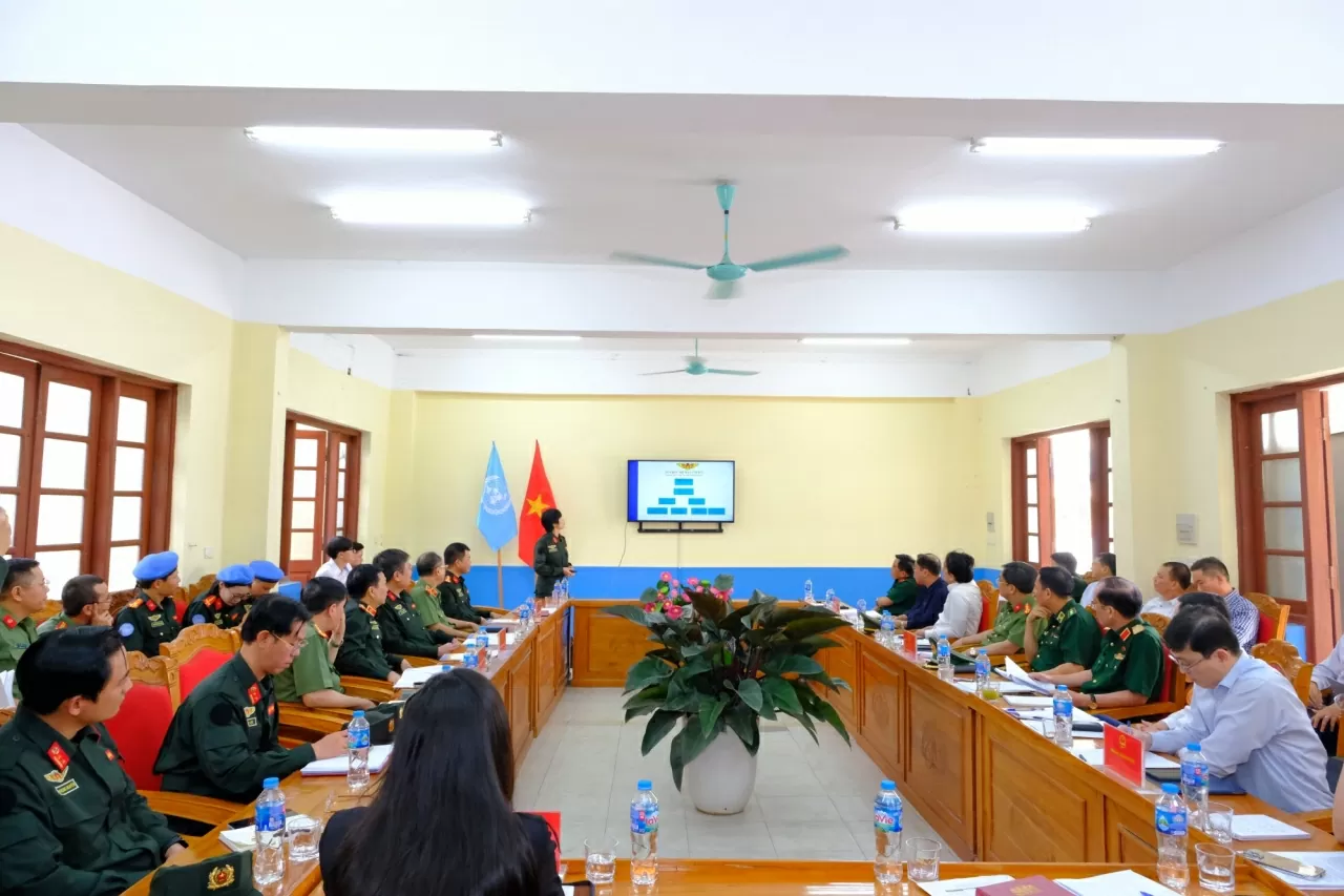 Đoàn khảo sát của Ủy ban Quốc phòng, An ninh và Đối ngoại làm việc với Văn phòng thường trực Bộ Công an về Gìn giữ hoà bình Liên hợp quốc. (Nguồn: FPU)