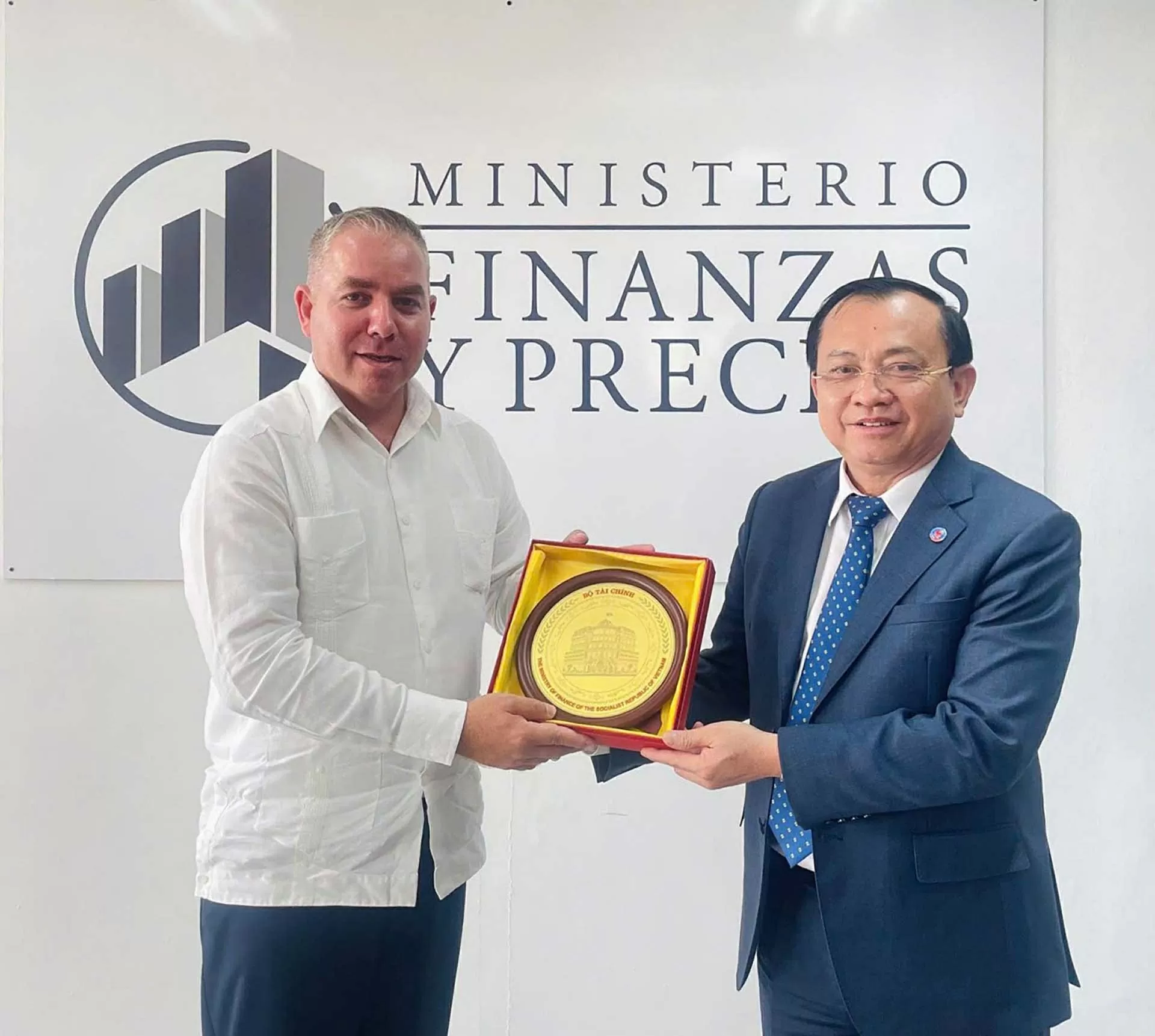 Việt Nam và Cuba đẩy mạnh hợp tác qua chuyến thăm ý nghĩa Việt Nam và Cuba đẩy mạnh hợp tác qua chuyến thăm ý nghĩa